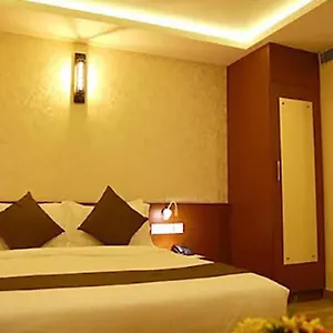 Fabhotel Prime D Chandlier Hotel Kochi