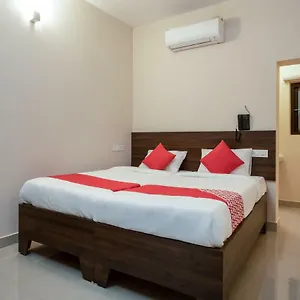 Oyo 30543 La Mer Hotel Kozhikode